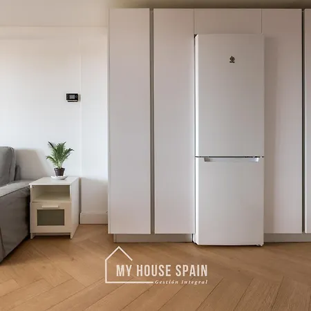 アパート Myhousespain - Primera Linea De Playa Con Parking ヒホン